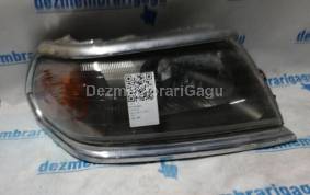 Piese auto din dezmembrari Far dreapta Mitsubishi Pajero Sport