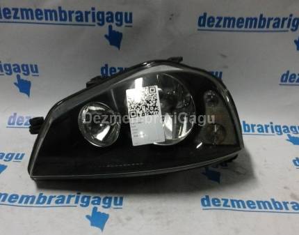 Far stanga Seat Arosa