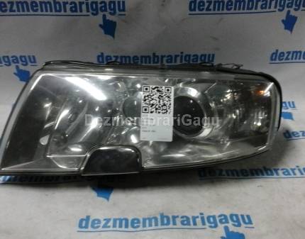 Far stanga Skoda Suberb (3u4)