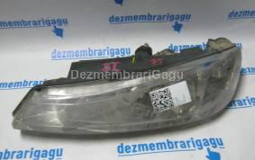 Piese auto din dezmembrari Far stanga Peugeot 406