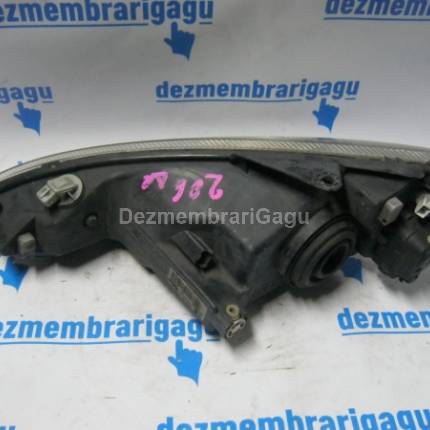Far dreapta Peugeot 206