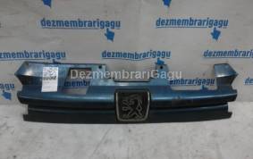 Piese auto din dezmembrari Grile capota Peugeot 306