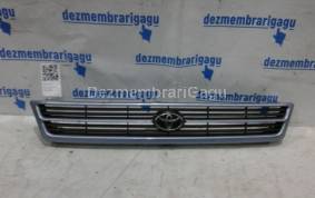 Piese auto din dezmembrari Grile capota Toyota Carina E