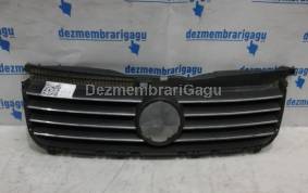 Piese auto din dezmembrari Grile capota Volkswagen Passat / 3b3 - 3b6