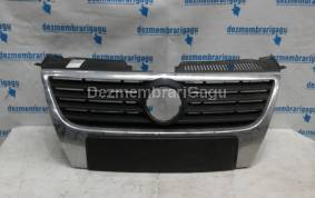 Piese auto din dezmembrari Grile capota Volkswagen Passat / 3c