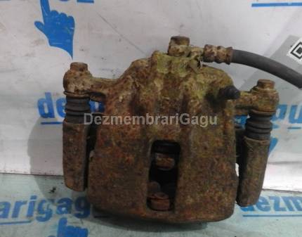 Etrier fata stanga Mitsubishi Carisma Benzina, caroserie Hatchback