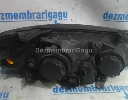 Far stanga Hyundai Elantra