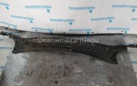 Piese auto din dezmembrari Traversa intre faruri Chrysler 300 M