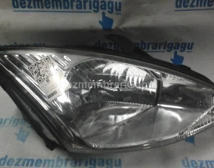Far dreapta Ford Focus I (1998-2004) Benzina, caroserie Hatchback