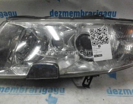 Far stanga Skoda Suberb (3u4)