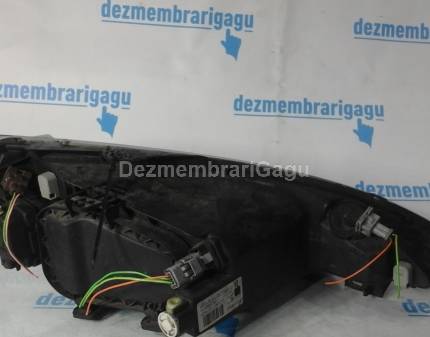 Far stanga Peugeot 206