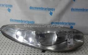 Piese auto din dezmembrari Far dreapta Renault Fluence