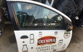 Piese auto din dezmembrari Usa dreapta fata portiera dr Toyota Aygo