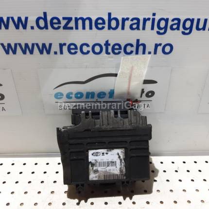 Calculator motor ecm ecu Volkswagen Polo (1994-2001), 1.4 Benzina, 74 KW, caroserie Hatchback