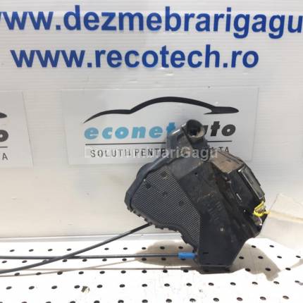Broasca usa sf Toyota Avensis / T25 (2003-) Benzina, caroserie Hatchback