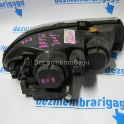 Far stanga Alfa Romeo 156