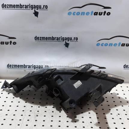 Proiector dreapta Opel Astra J