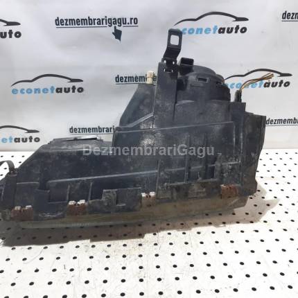 Far dreapta Ford Sierra (1987-1993)