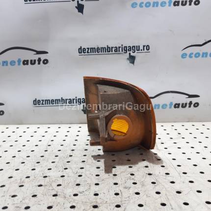 Semnal dreapta Ford Sierra (1987-1993)