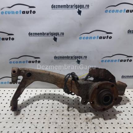 Fuzeta fata dreapta Volkswagen Passat / 3b3 - 3b6 (2000-2005), 1.8 Benzina, caroserie Break