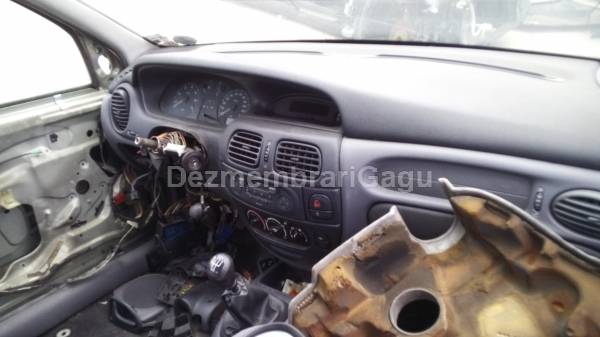 Dezmembrari auto Renault Megane I (1996-2003) - poza 6