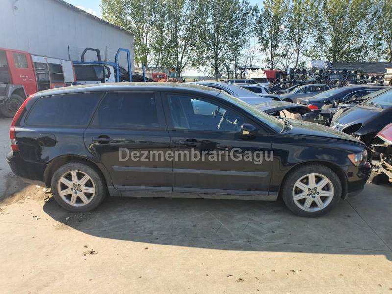 Dezmembrari auto Volvo V50 - poza 3