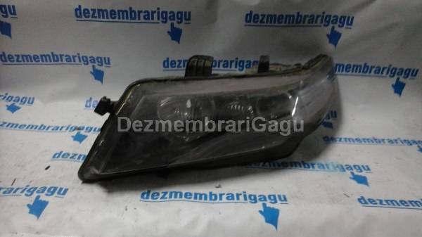De vanzare far stanga HONDA ACCORD VIII (2003-)