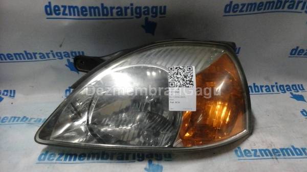 De vanzare far stanga KIA RIO I (2000-2005)