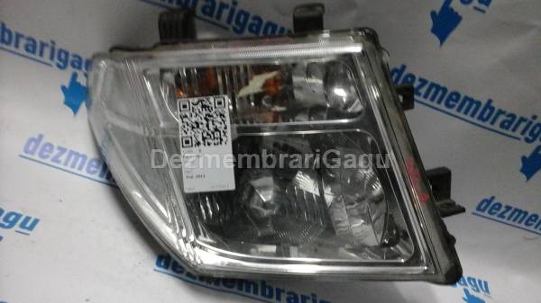 De vanzare far dreapta NISSAN NAVARA