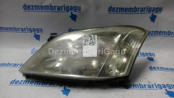 De vanzare far stanga TOYOTA COROLLA / E12 (2002-)