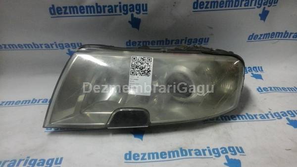 Far stanga Skoda Suberb (3u4)