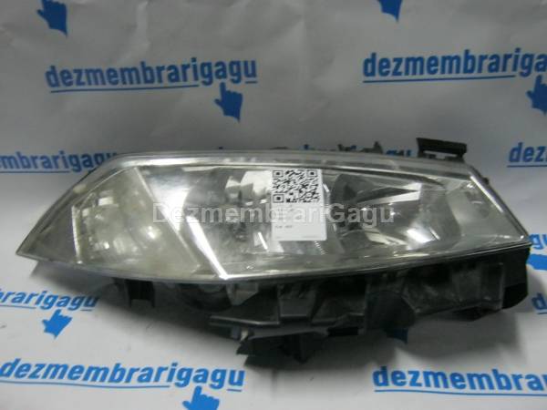 Far dreapta Renault 20