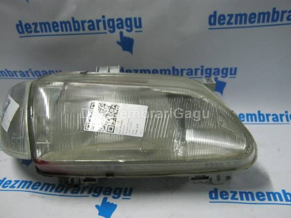 De vanzare far dreapta RENAULT MEGANE SCENIC (1997-1999)