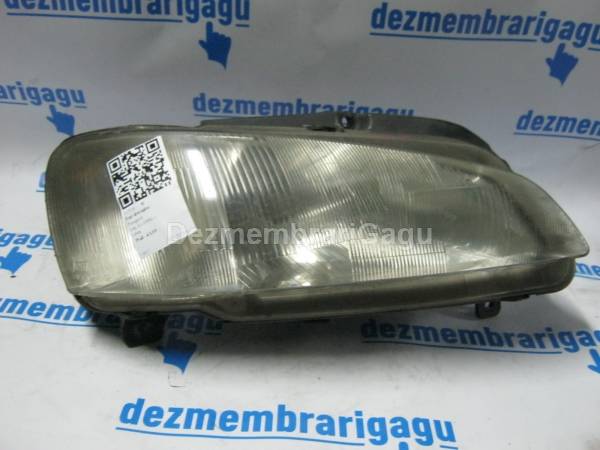 Far dreapta Peugeot 106 I
