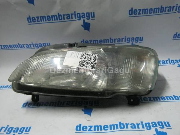Far stanga Peugeot 106 I
