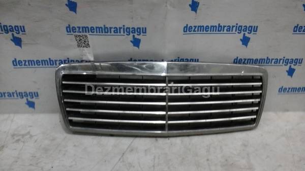 Vand grile capota MERCEDES E-CLASS / 210 (1995-2003)
