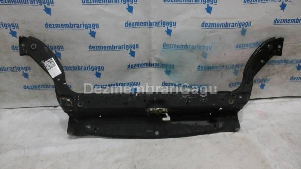 Traversa intre faruri Citroen Berlingo