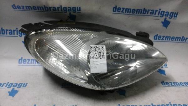 De vanzare far dreapta CITROEN XSARA PICASSO