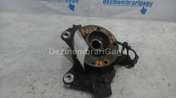 De vanzare fuzeta fata stanga RENAULT MEGANE III (2008-) second hand