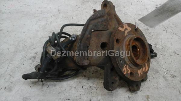 De vanzare fuzeta fata stanga PEUGEOT 406