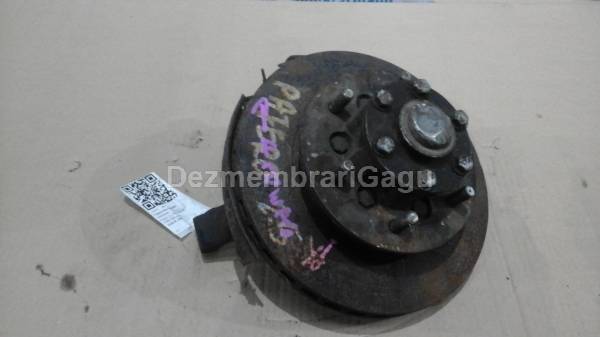 De vanzare fuzeta fata stanga MITSUBISHI PAJERO II (1990-2000) second hand