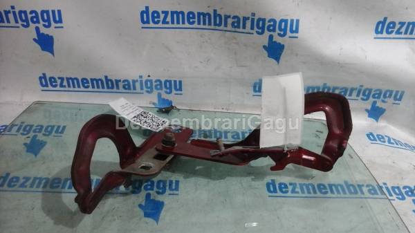 Balama capota dreapta Renault 9