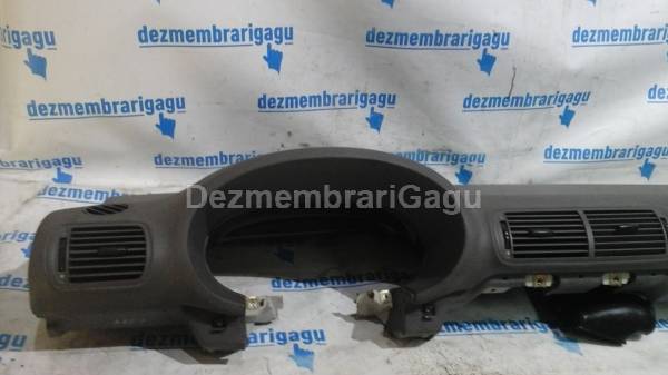 Plansa bord Audi 200
