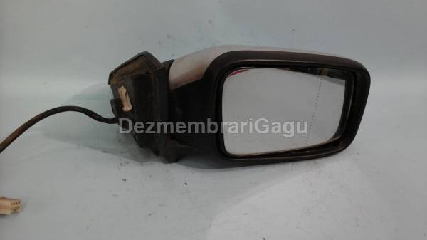 De vanzare oglinda dreapta VOLVO V40 second hand