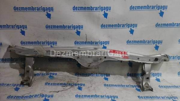 Vand traversa intre faruri ALFA ROMEO 156, 2.4 Diesel