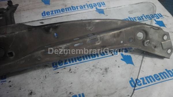 De vanzare traversa intre faruri RENAULT CLIO II (1998-), 1.9 Diesel