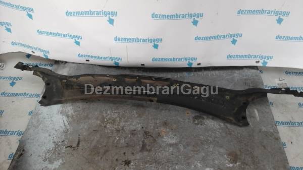 De vanzare traversa intre faruri CHRYSLER 300 M, 3.5 Benzina, 185 KW