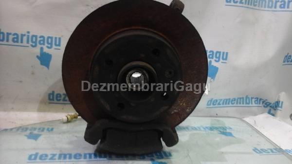 Fuzeta fata dreapta RENAULT CLIO II (1998-), 1.4 Benzina
