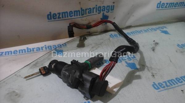 De vanzare contact cu cheie MERCEDES 124 SERIES