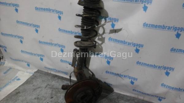 De vanzare fuzeta fata dreapta FORD FOCUS I (1998-2004), 1.6 Benzina